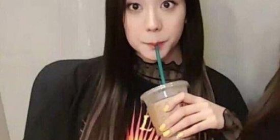 Imagem do grupo de WhatsApp Kpopers e uniters ❤️🌸