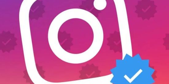 Imagem do grupo de WhatsApp Fazer um famoso te seguir! 😱🤫😜