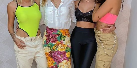 Imagem do grupo de WhatsApp Banda malibu(lais,ana,Vi,carol)