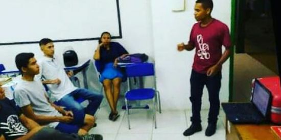 Imagem do grupo de WhatsApp Curso de Maquiagem 🥰