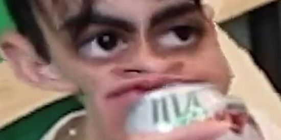 Imagem do grupo de WhatsApp SHITPOST😳