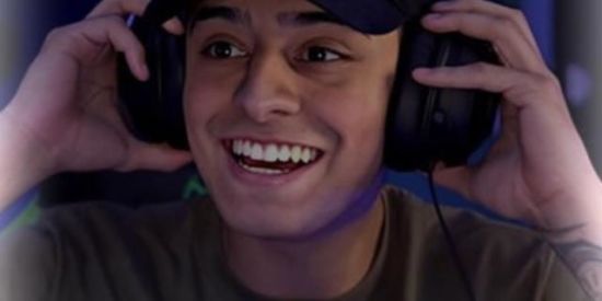 Imagem do grupo de WhatsApp ★彡[ Fondly_vict ]彡★