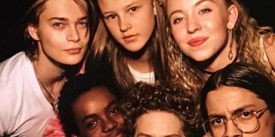 Imagem do grupo de WhatsApp Everything Sucks