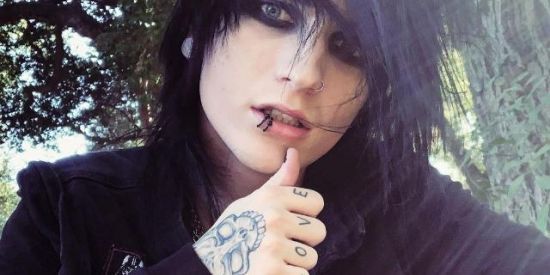Imagem do grupo de WhatsApp Fãs do Johnnie Guilbert 🖤