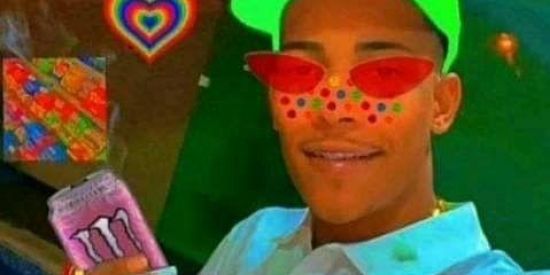 Imagem do grupo de WhatsApp ꧁⃝✞shitpost⃤࿐