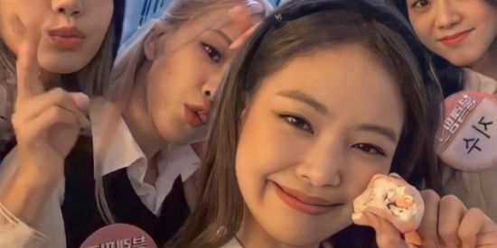 Imagem do grupo de WhatsApp ʿʿ🧸 ⸼ ✾ blαckpink in your αreα ̊.்