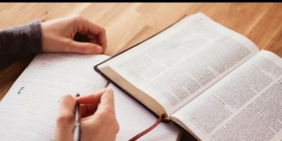 Imagem do grupo de WhatsApp 📖📜ESTUDOS BÍBLICOS📜📖