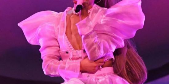 Imagem do grupo de WhatsApp ❤︎Amo Ariana grande❤︎ꨄ︎♫︎