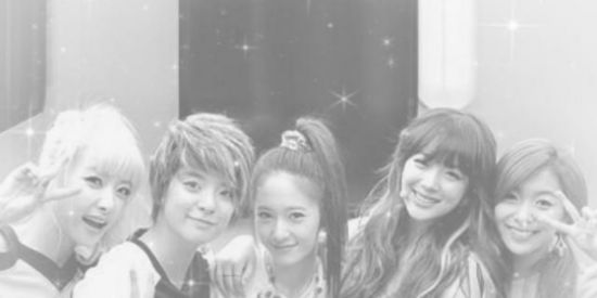 Imagem do grupo de WhatsApp f(x) view's!