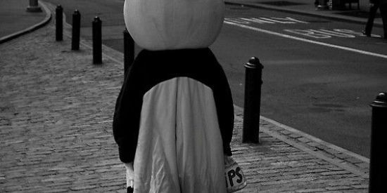 Imagem do grupo de WhatsApp Alone in the area