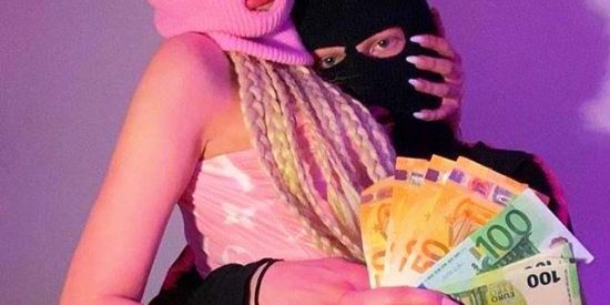 Imagem do grupo de WhatsApp ༒𒆜 ࿌๖ۣۜGod