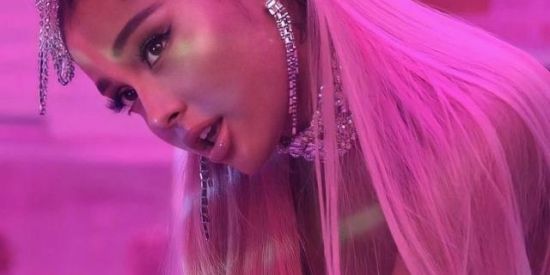 Imagem do grupo de WhatsApp Ariana Grande queen☾︎