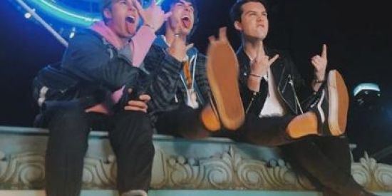 Imagem do grupo de WhatsApp Julie and the Phantoms👻👻👻