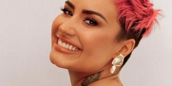 Imagem do grupo de WhatsApp ✨~_Lovatcs_~✨