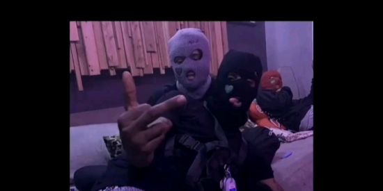 Imagem do grupo de WhatsApp λ₦ØŦλ λ PŁλ₡λ EØ ŦŘEM👺🤬