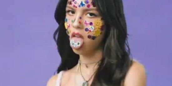 Imagem do grupo de WhatsApp ✨💜LIVIES💜✨