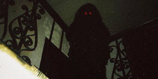 Imagem do grupo de WhatsApp Hidebehind