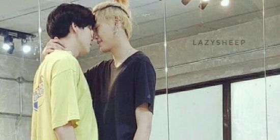 Imagem do grupo de WhatsApp ᎠᎾᏒᎪᎷᎪ ᏴᏞ🏳️‍🌈❤️🧡💛💙💜