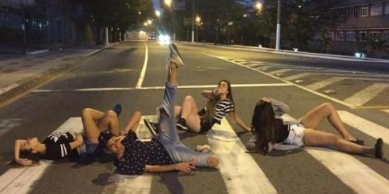 Imagem do grupo de WhatsApp ꧁༒👾40tenados🎭༒꧂