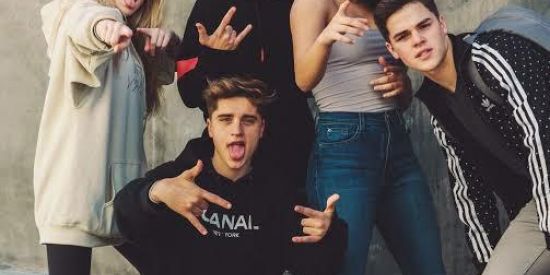 Imagem do grupo de WhatsApp ᴀᴍɪᴢᴀᴅᴇs