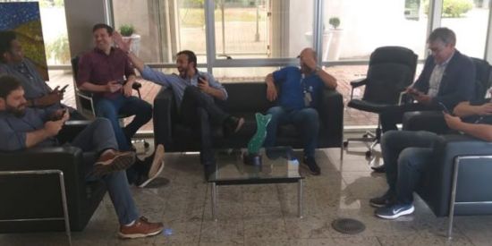 Imagem do grupo de WhatsApp Sofá da Discórdia