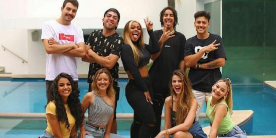 Imagem do grupo de WhatsApp Fans da Camila Loures 🎥📸📹