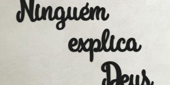 Imagem do grupo de WhatsApp NINGUÉM EXPLICA DEUS🤍😍✨