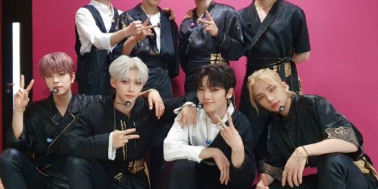 Imagem do grupo de WhatsApp ✷  🎀  Stray Kids  🎀  ✷