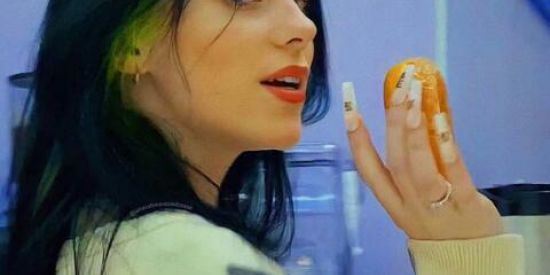 Imagem do grupo de WhatsApp 🥑🕷️Billie Eilish🕷️🥑