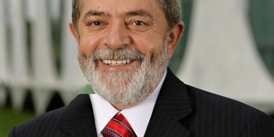 Imagem do grupo de WhatsApp LulaLover recebendo faixa