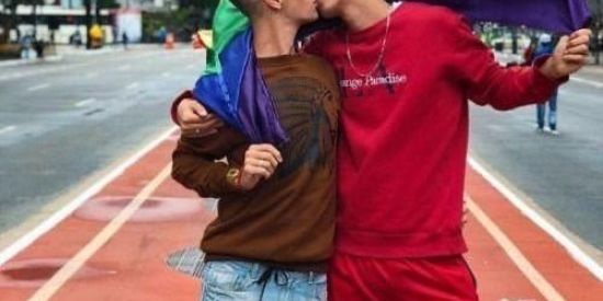 Imagem do grupo de WhatsApp 🏳️‍🌈𝐸𝑠𝑞𝑢𝑎𝑑𝑟𝑎𝑜 𝑟𝑎𝑖𝑛𝑏𝑜𝑤🏳️‍🌈