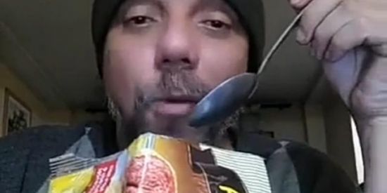 Imagem do grupo de WhatsApp 𝚐𝚛𝚞𝚙ã𝚘 𝚍𝚘𝚜 𝚜𝚝𝚊𝚝𝚞𝚜 𝚋𝚊𝚘🗿🍷