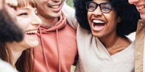 Imagem do grupo de WhatsApp Onde fingimos ser felizes