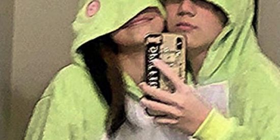 Imagem do grupo de WhatsApp ↬𝑭𝒂𝒍𝒍𝒆𝒏 𝑨𝒏𝒈𝒆𝒍𝒔