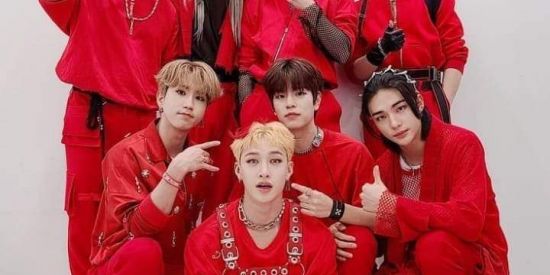 Imagem do grupo de WhatsApp Stay forever