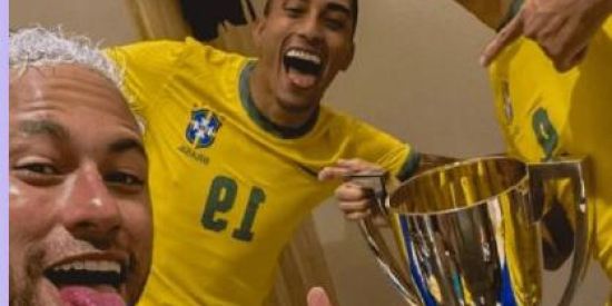 Imagem do grupo de WhatsApp Os 100 noção