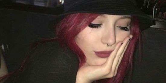 Imagem do grupo de WhatsApp Batom vermelho grupo de amizade