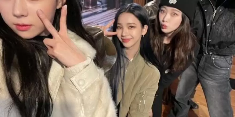 Imagem do grupo de WhatsApp — (🎄) * 𝓑𝑙𝑎𝑖𝑟 𝘏𝒐𝒖𝒔𝒆 ' ღ