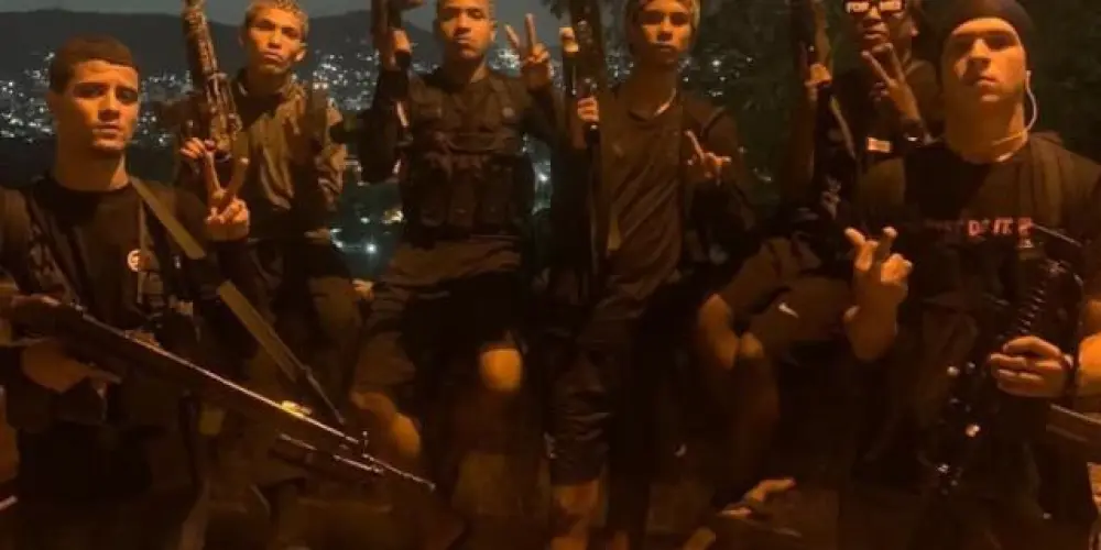 Imagem do grupo de WhatsApp 𝐆𝐀𝐒𝐓𝐀𝐂̧𝐀̃𝐎 24 𝐏𝐎𝐑 48. 🧞‍♀️