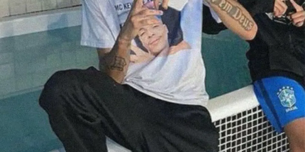 Imagem do grupo de WhatsApp 4𝖐𝖙𝖗𝖊𝖞 𝖈𝖍𝖆𝖙