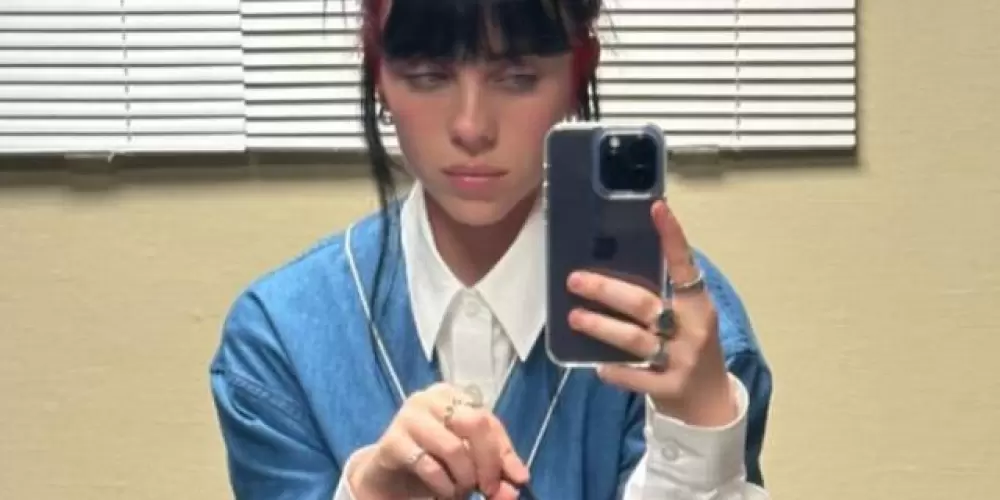 Imagem do grupo de WhatsApp ✨𝘽𝙞𝙡𝙡𝙞𝙚 𝙀𝙞𝙡𝙞𝙨𝙝✨