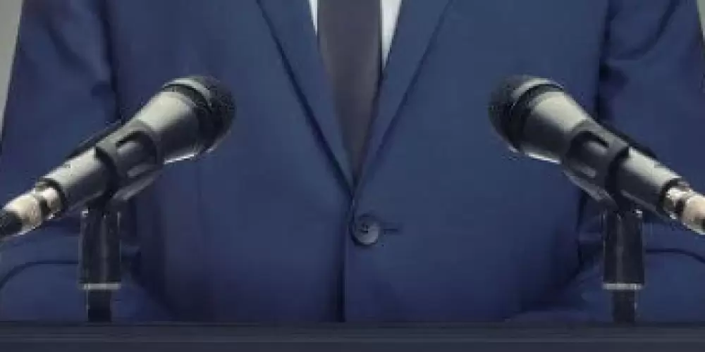 Imagem do grupo de WhatsApp 𝐏𝐎𝐋𝐈𝐓𝐈𝐂𝐀 𝐒𝐄𝐌 𝐄𝐒𝐐𝐔𝐄𝐑𝐃𝐀