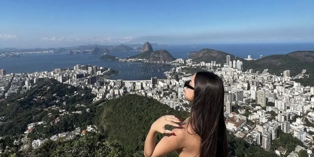 Imagem do grupo de WhatsApp 🔥🇧🇷 𝗕𝗮𝗶𝗹𝗲 𝗱𝗼𝘀 𝗰𝗿𝗶𝗮𝘀 🥃