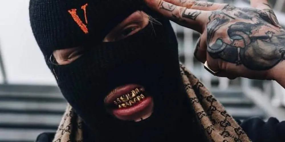 Imagem do grupo de WhatsApp ༒︎𝐇𝐨𝐬𝐩𝐢𝐜𝐢𝐨 𝐇𝐨𝐥𝐨𝐜𝐚𝐮𝐬𝐭༒︎