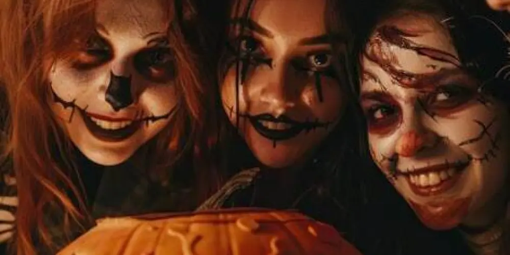 Imagem do grupo de WhatsApp ☆《𝕗𝕦𝕘𝕚𝕥𝕚𝕧𝕠𝕤 𝕕𝕠 𝕔𝕒𝕡𝕤》☆