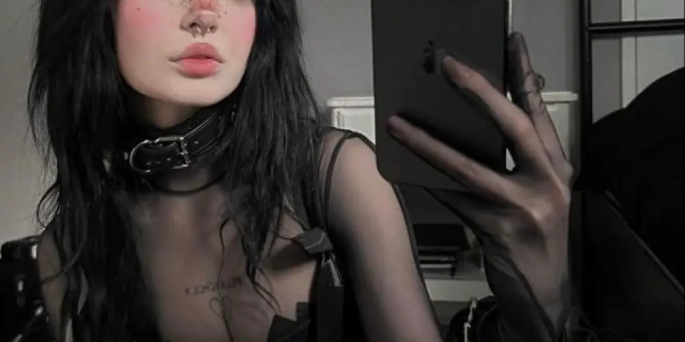 Imagem do grupo de WhatsApp 😈☠️ _ℍ𝕠𝕥 𝕃𝕚𝕟𝕖_ ☠️😈