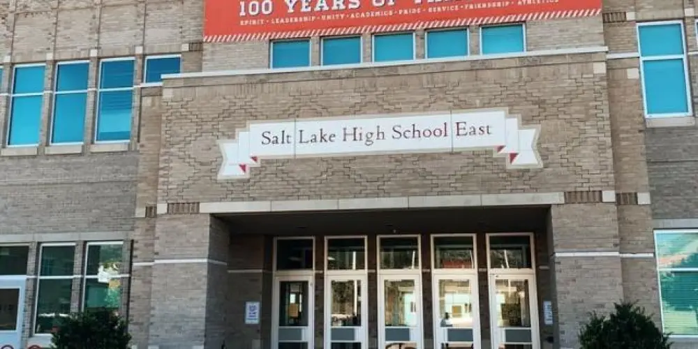 Imagem do grupo de WhatsApp 𝔼𝕒𝕤𝕥 ℍ𝕚𝕘𝕙 𝕊𝕔𝕙𝕠𝕠𝕝 𝕀𝕟 𝕊𝕒𝕝𝕥 𝕃𝕒𝕜𝕖 ℂ𝕚𝕥𝕪 🎼🏀