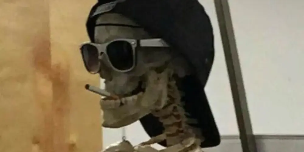 Imagem do grupo de WhatsApp 𝐅𝐈𝐆𝐔𝐑𝐈𝐍𝐇𝐀𝐒🤠