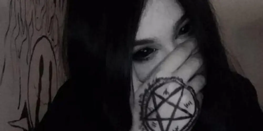 Imagem do grupo de WhatsApp 𝐃𝐚𝐫𝐤 𝐚𝐧𝐝 𝐏𝐨𝐰𝐞𝐫𝐟𝐮𝐥🧛🏽‍♀️🧛🏽‍♂️