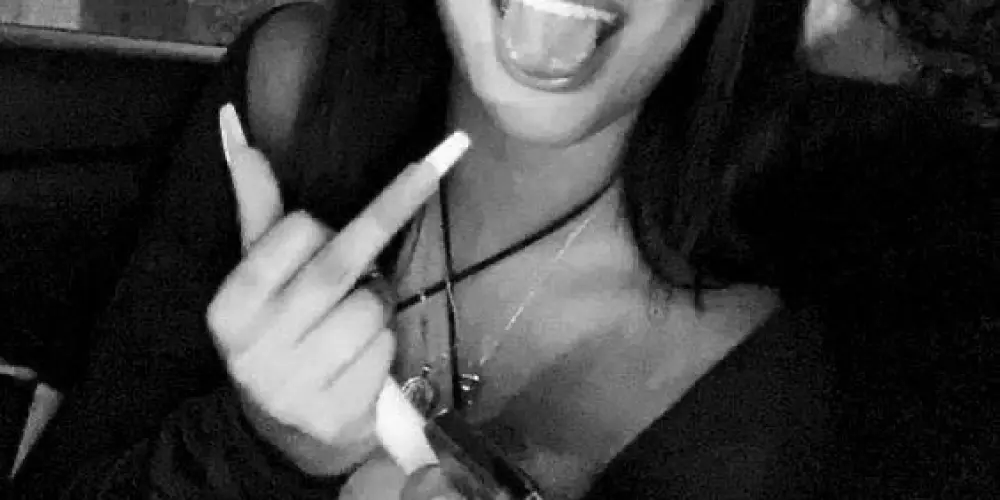 Imagem do grupo de WhatsApp 𝒟𝒶𝓇𝓀𝓈 ℰ𝓈𝓆𝓊𝒶𝓇𝒹☠️